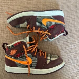 Nike Kids Sneakers in Burgundy and Orange